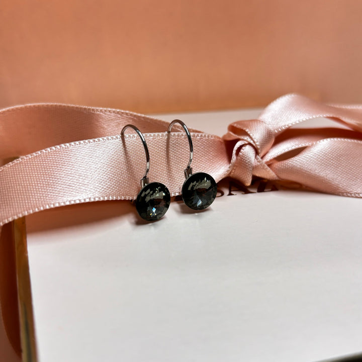 Basic grey Hooks