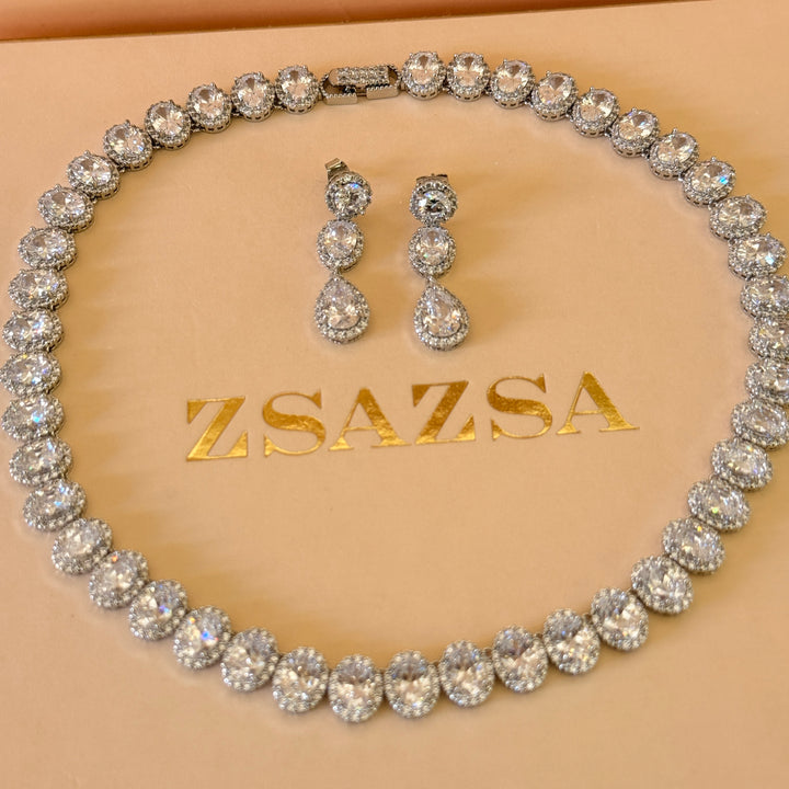 Oval and teardrop zircone silver set