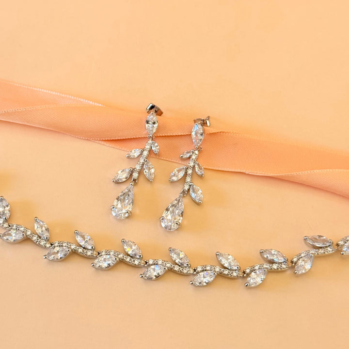 Marquise and teardrop zircone silver earrings and bracelet