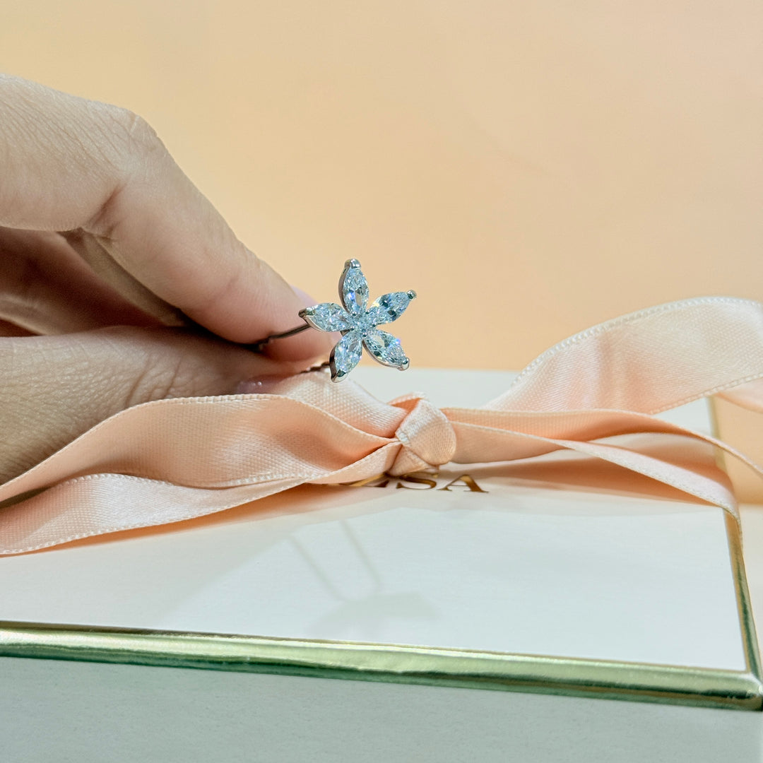 Zircone dainty flower silver hair pin
