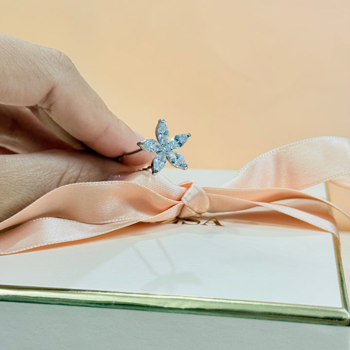 Zircone dainty flower silver hair pin