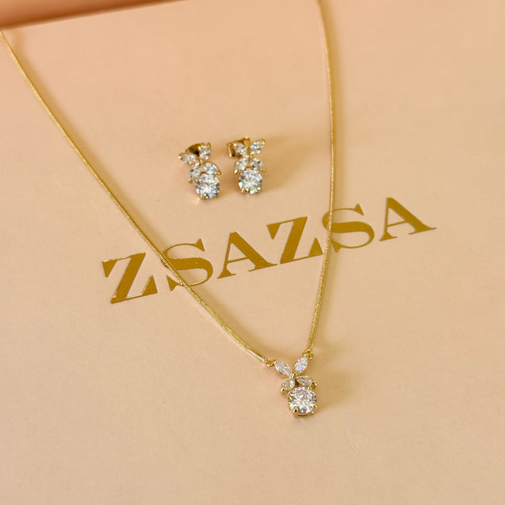 Dainty zircone gold plated pendant set