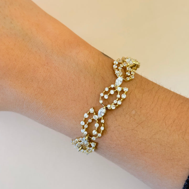 Marquise and rosette zircone gold plated set