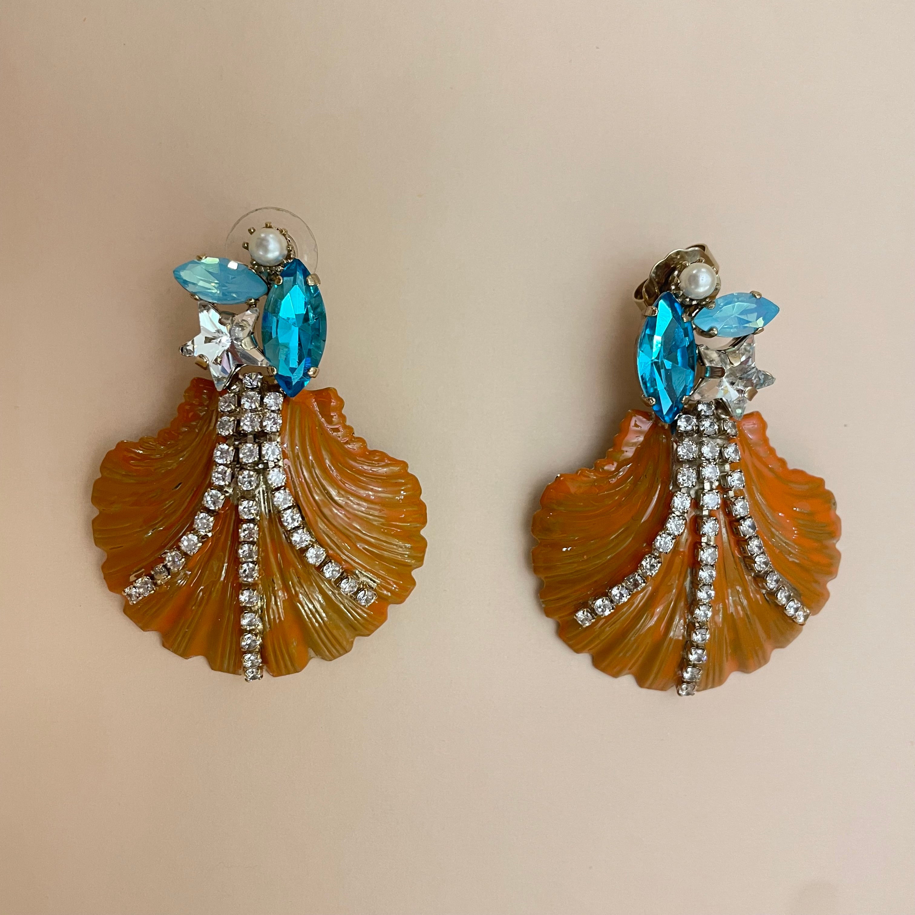 Stunning shell earrings
