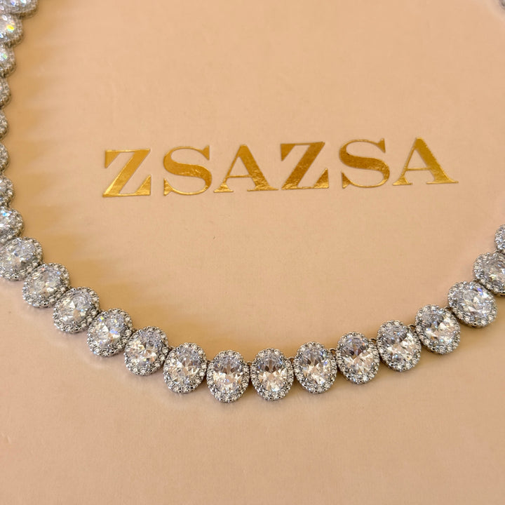 Oval and teardrop zircone silver set