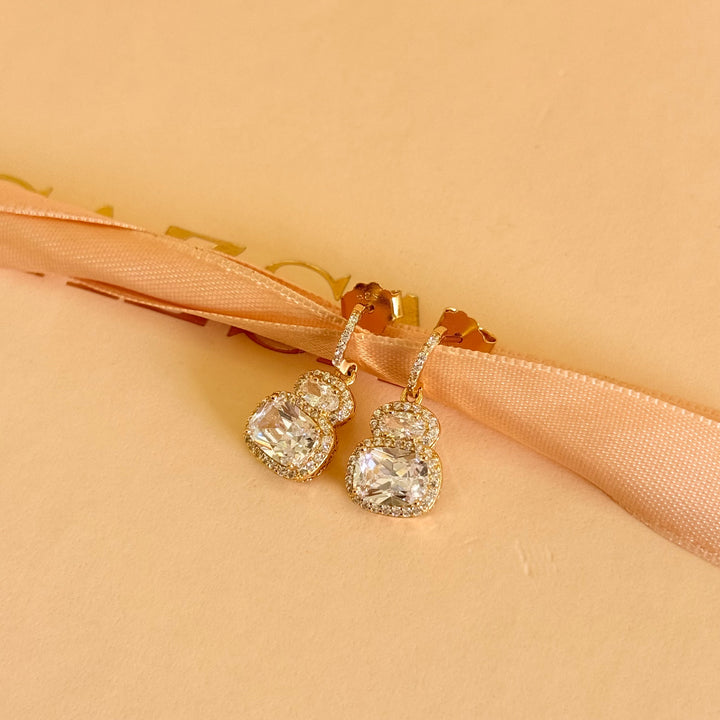 Dangling zircone gold plated earrings