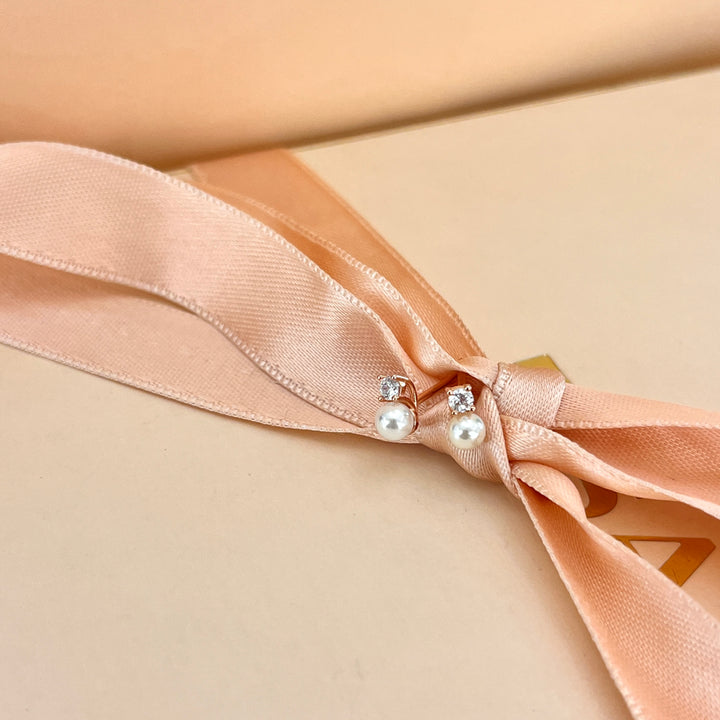 zircone and white pearls rose gold plated studs