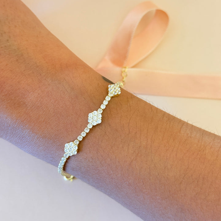 Zircone dainty flower gold plated sterling silver bracelet