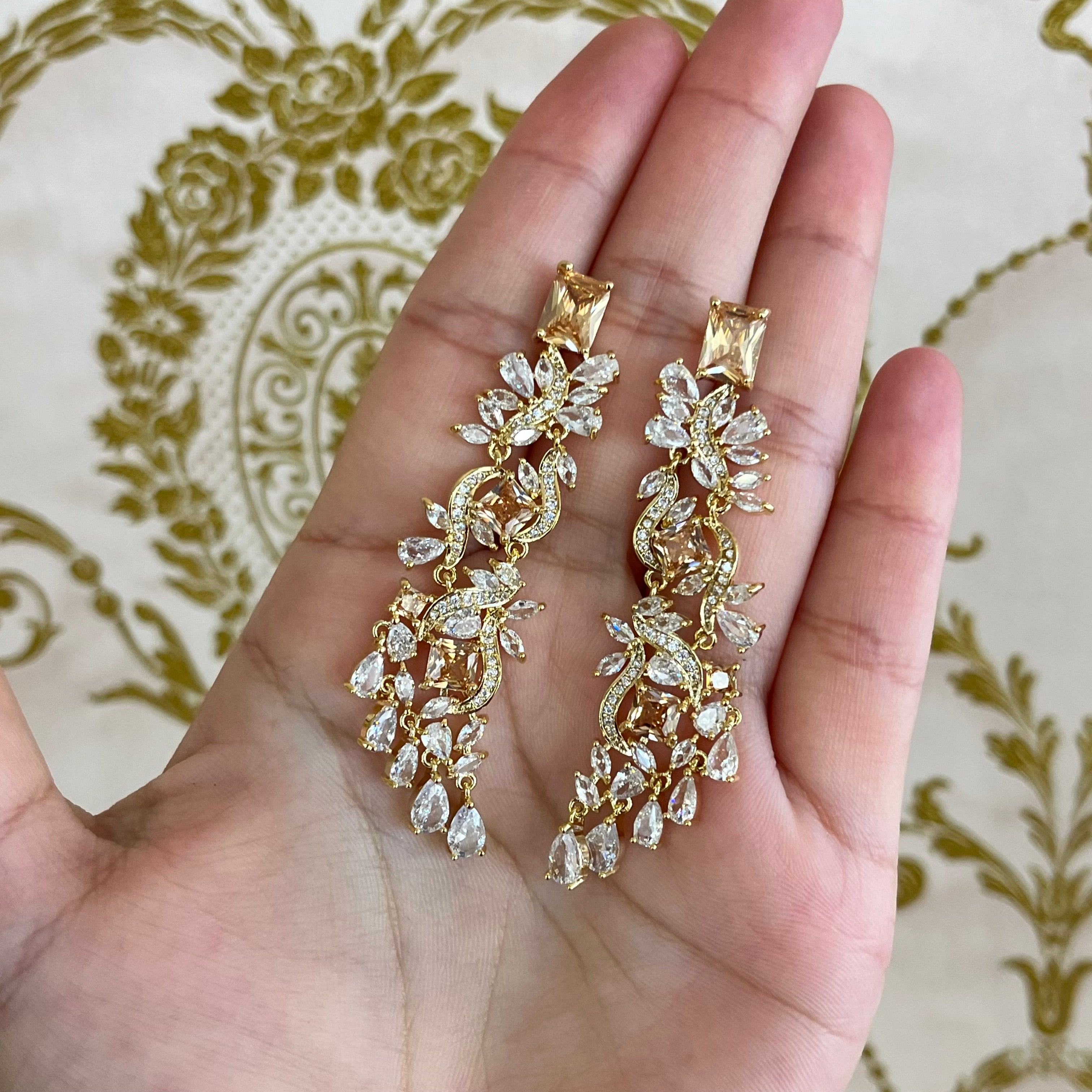 Elegant earrings