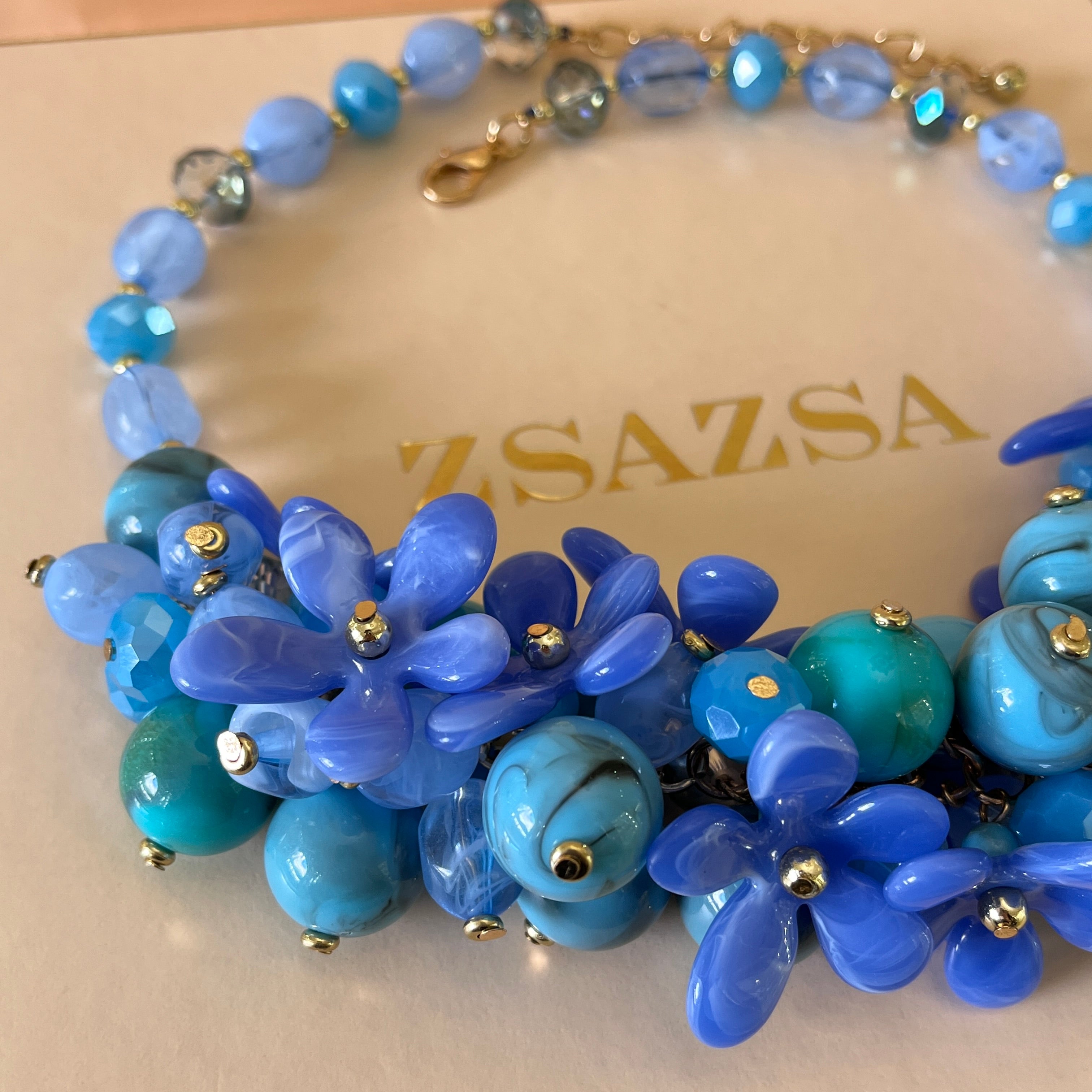 Flowers & balls necklace