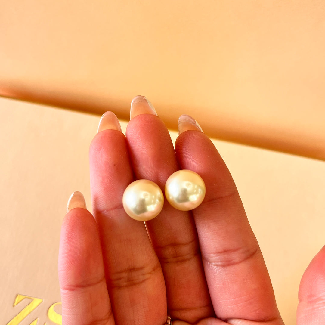 Cream Mallorca pearls gold plated studs