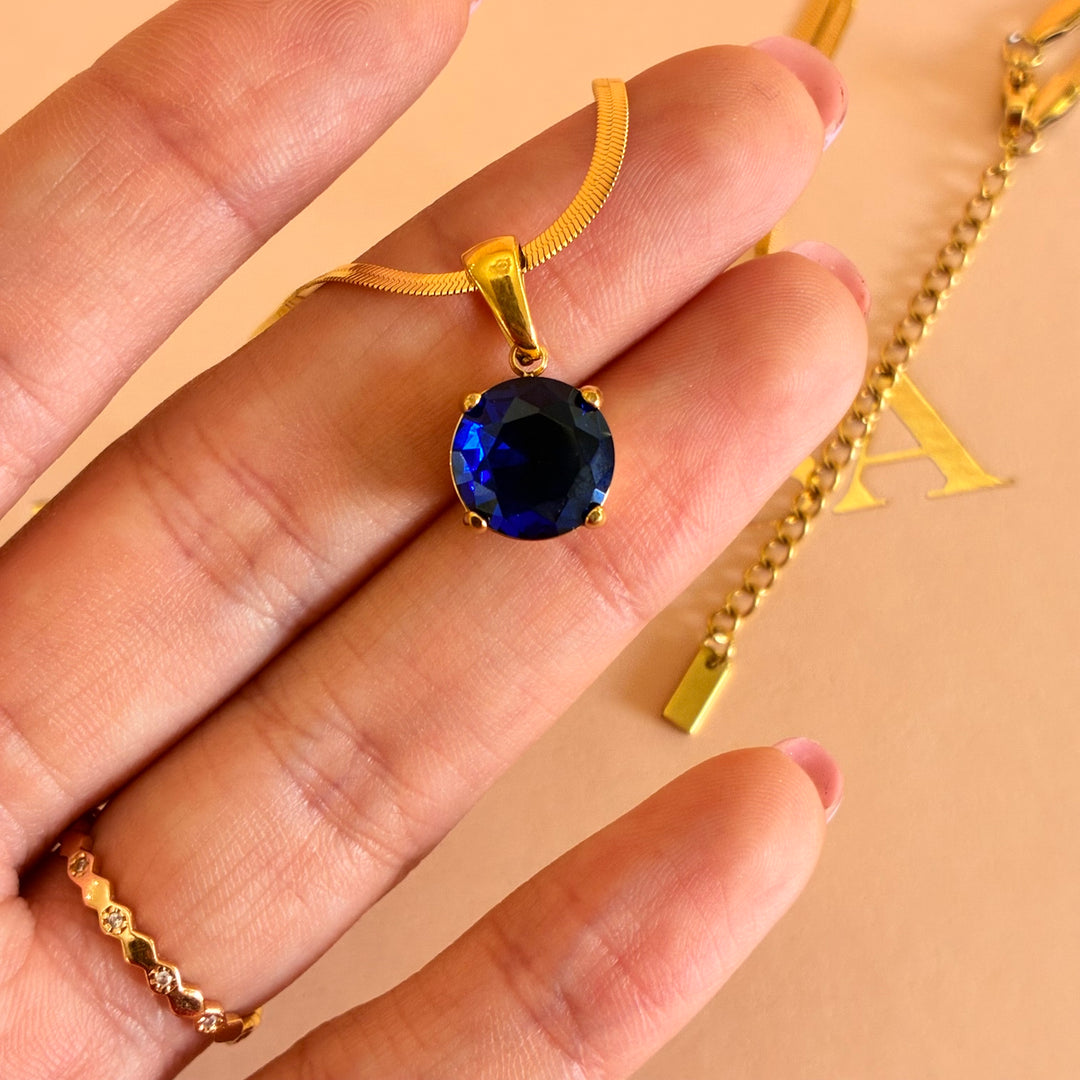 Royal blue solitaire pendant