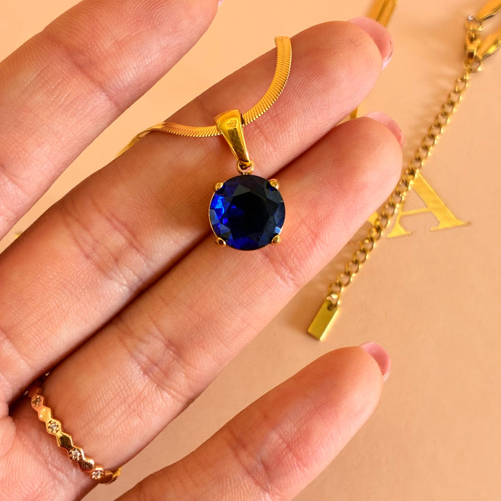 Royal blue solitaire pendant