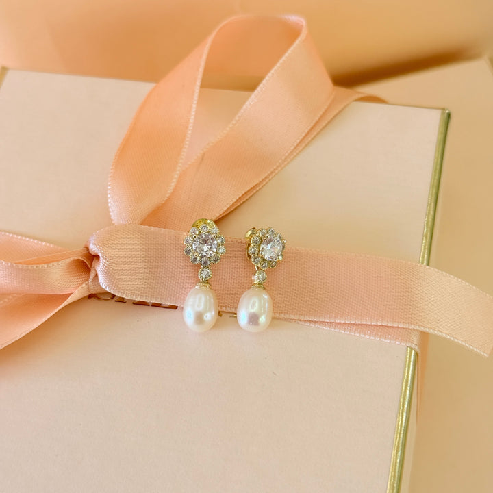 Flower and pearl zircone sterling silver gold plated earrings