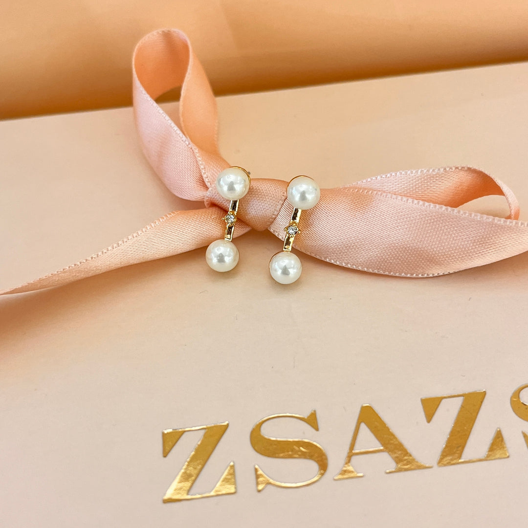 Zircone and white pearls gold plated earrings