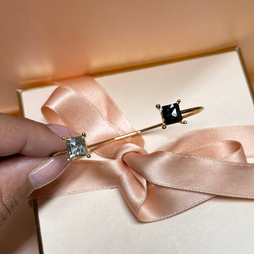 Dainty grey bangle