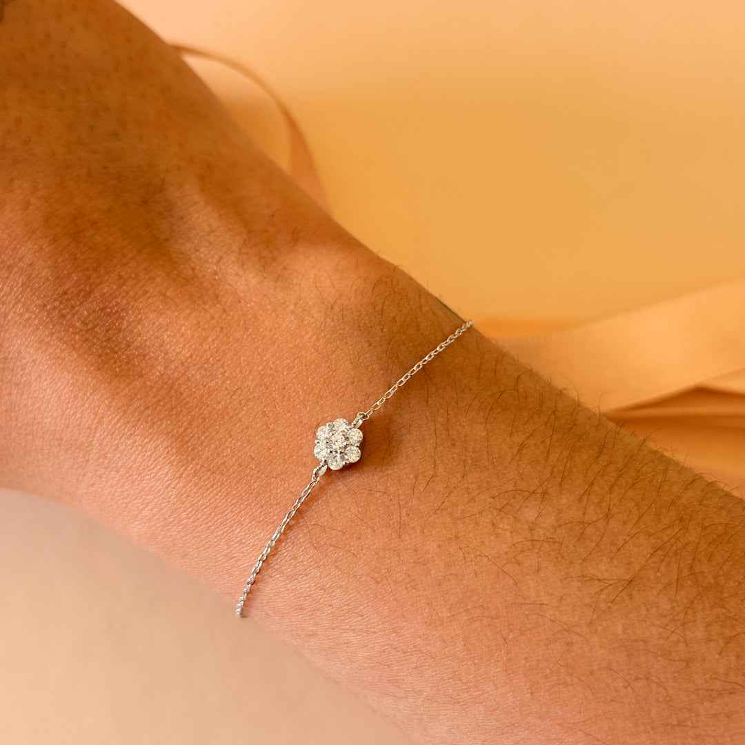 Dainty flower sterling silver zircone bracelet