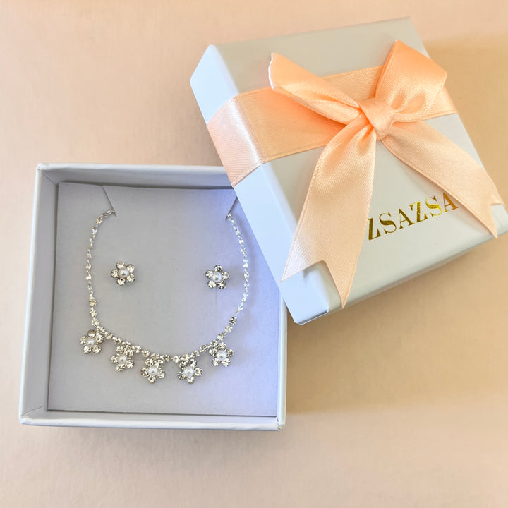 Flower pearls white gold plated set