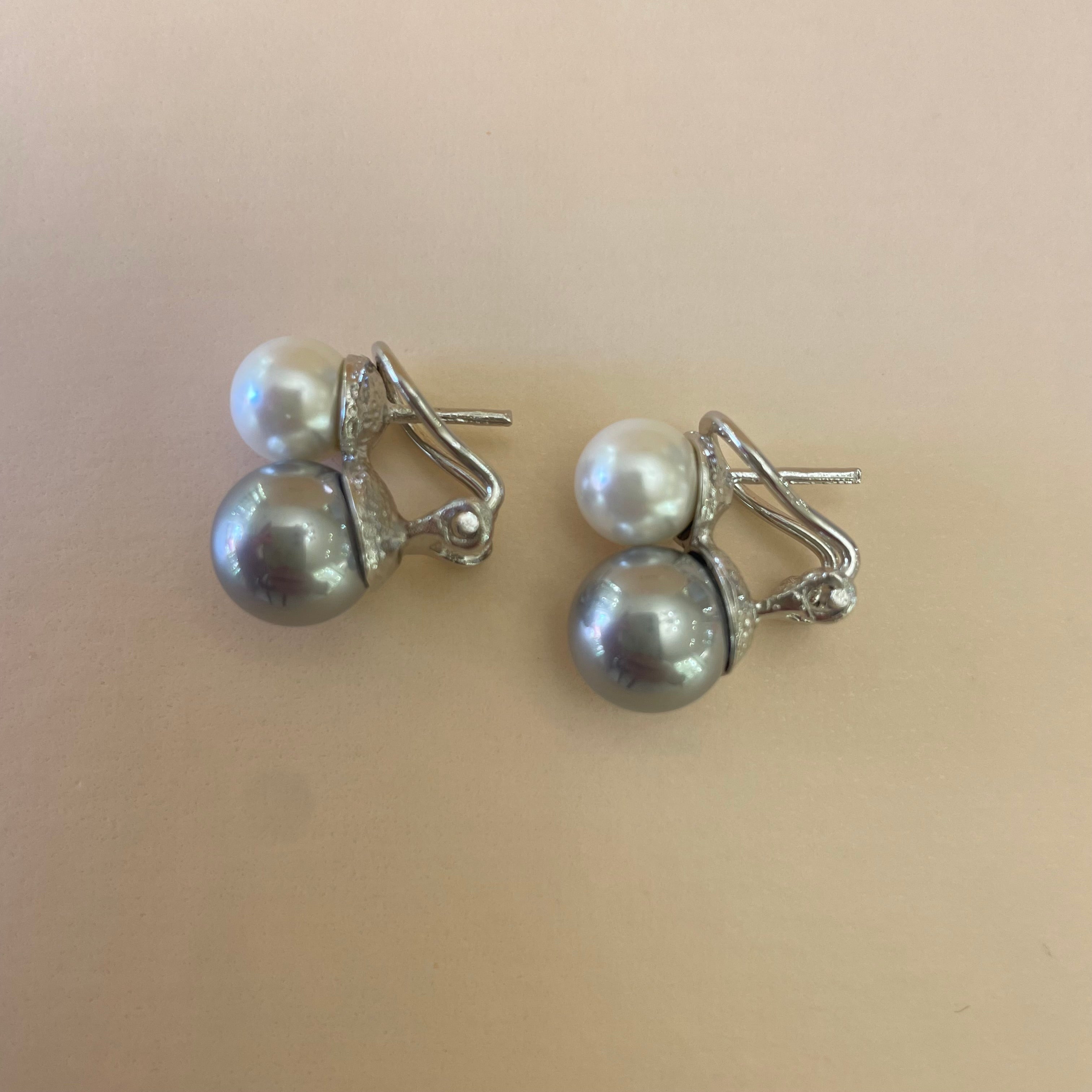 Grey & white pearls studs