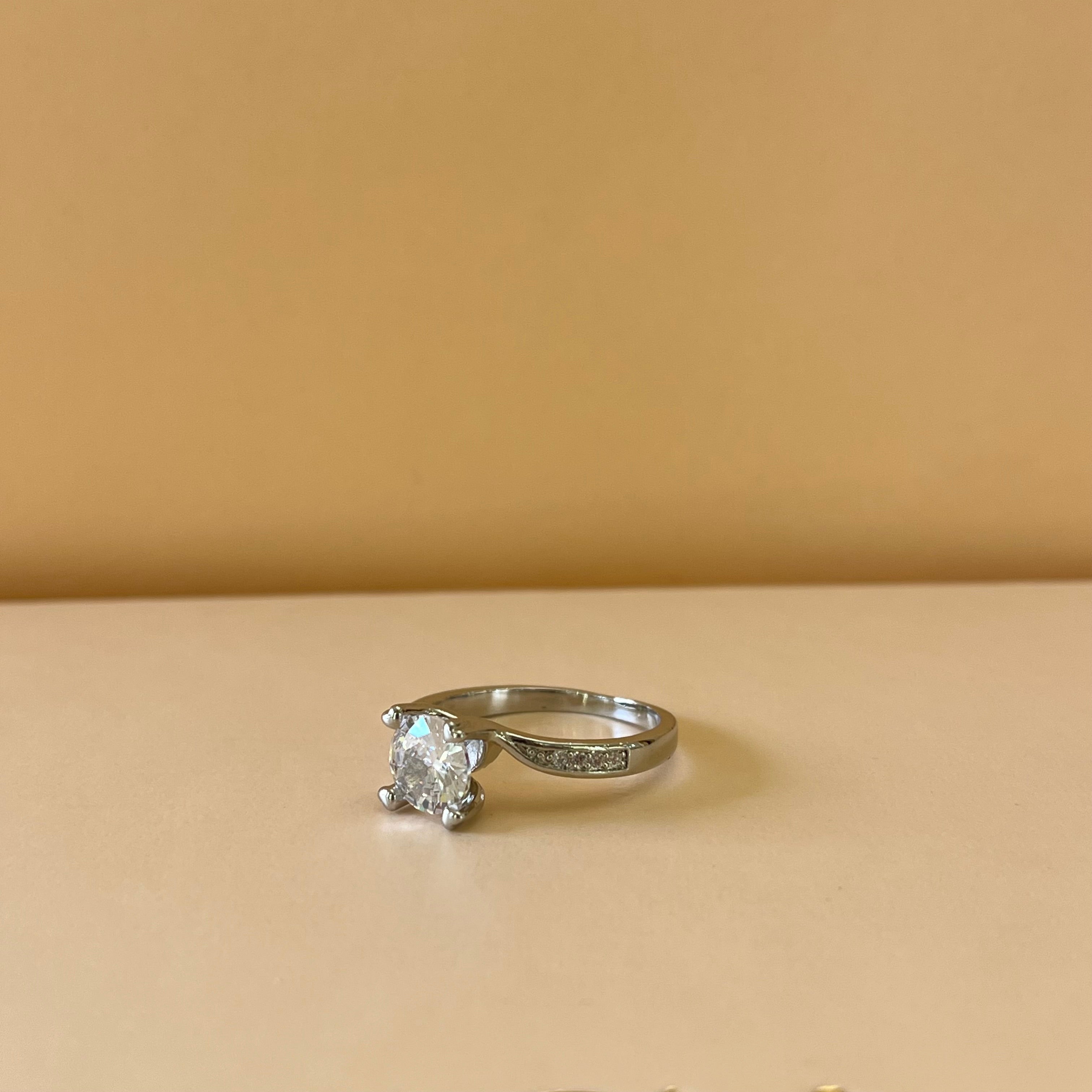 Solitaire ring