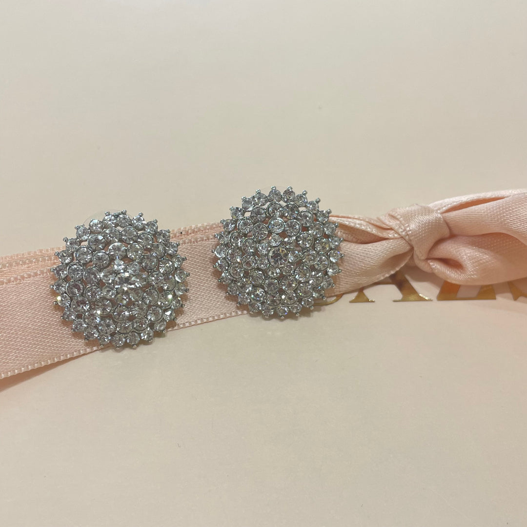 Round studs earrings