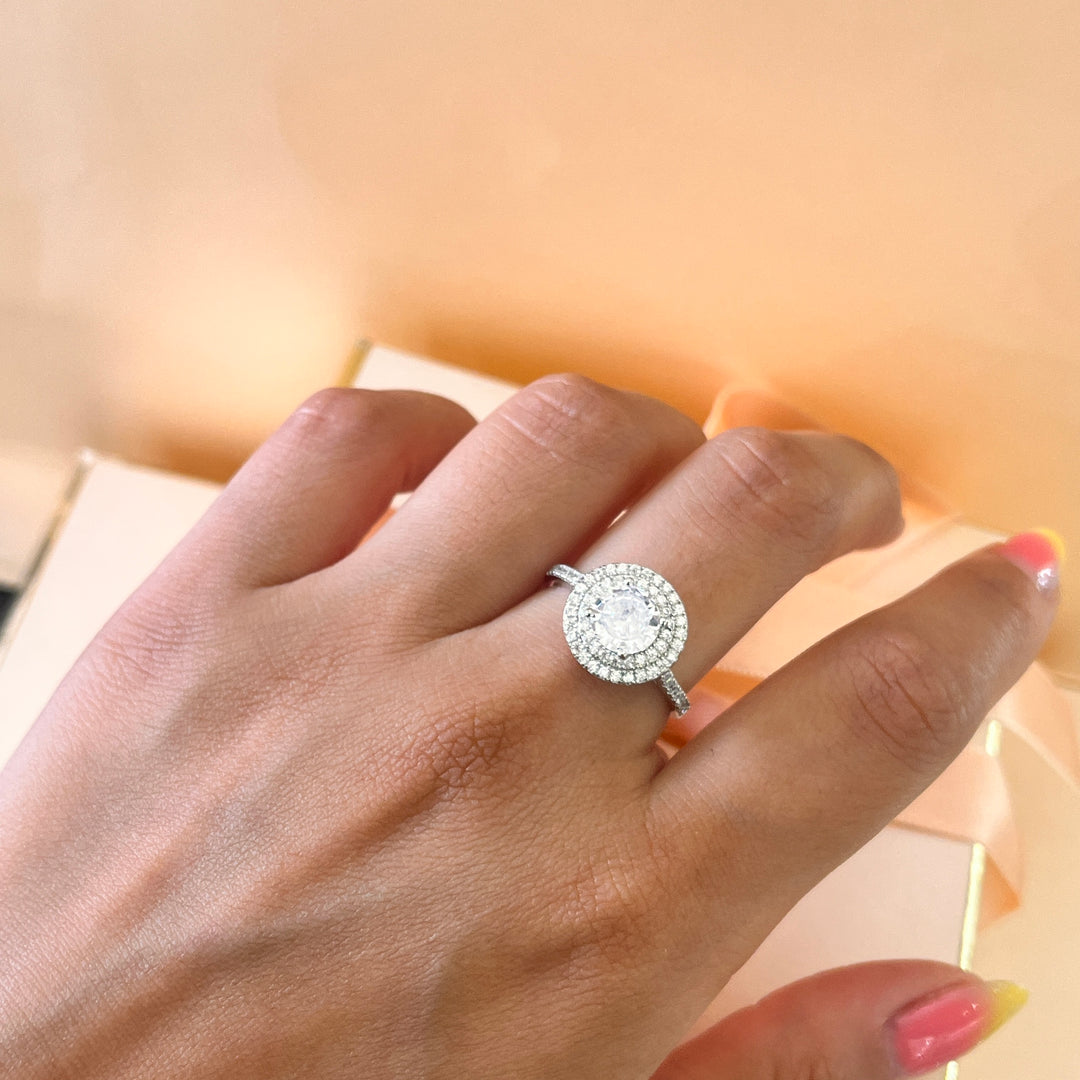 Zircone round sterling silver ring