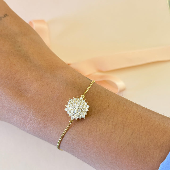 Zircone flower in the middle gold plated bracelet