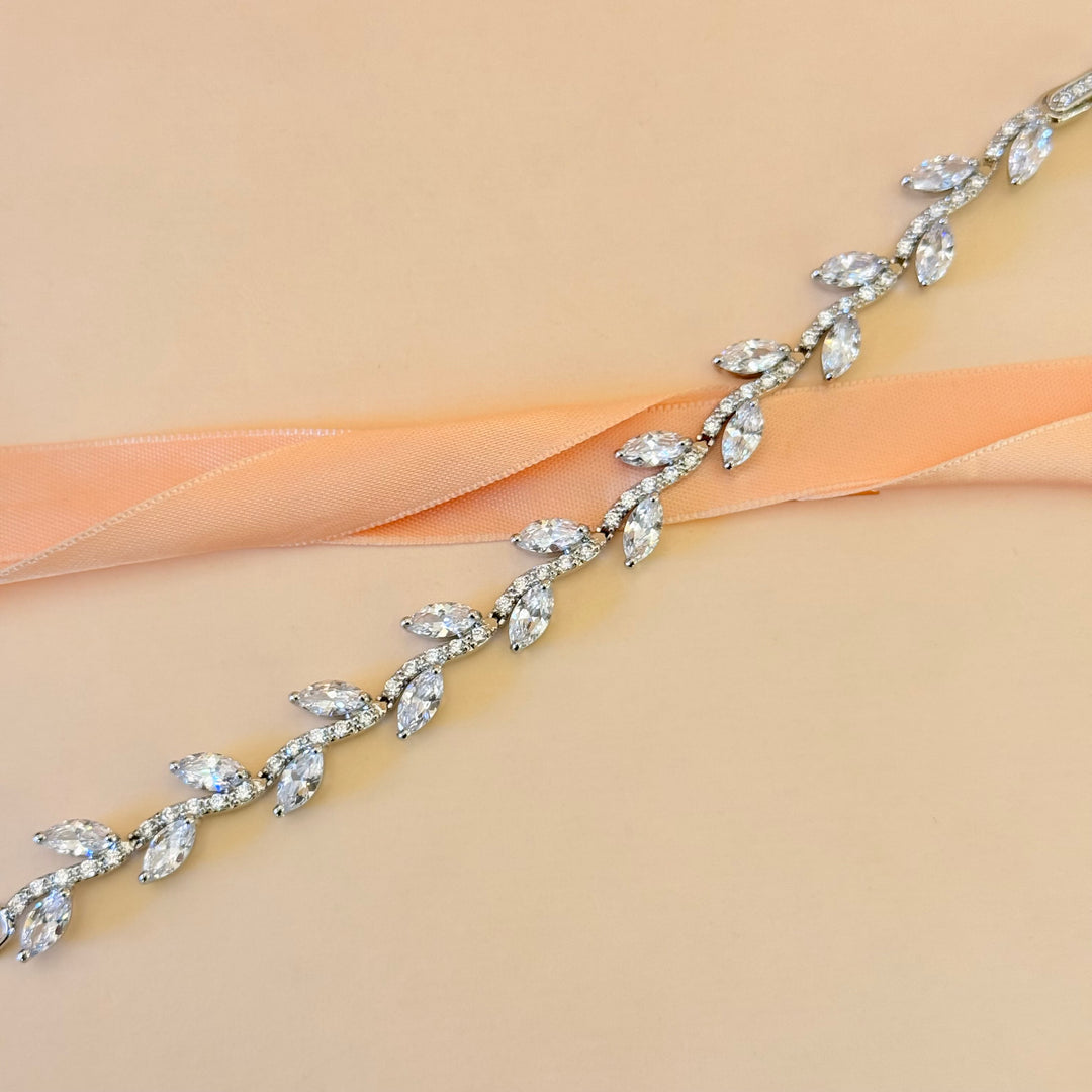 Marquise and teardrop zircone silver earrings and bracelet