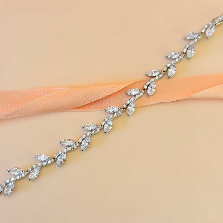 Marquise and teardrop zircone silver earrings and bracelet