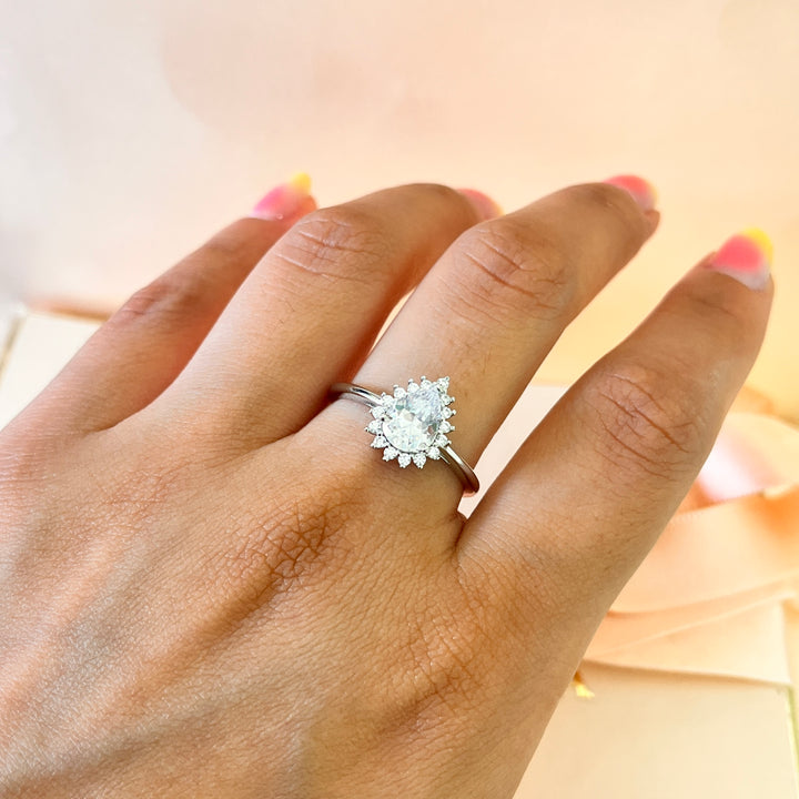 Zircone teardrop sterling silver ring
