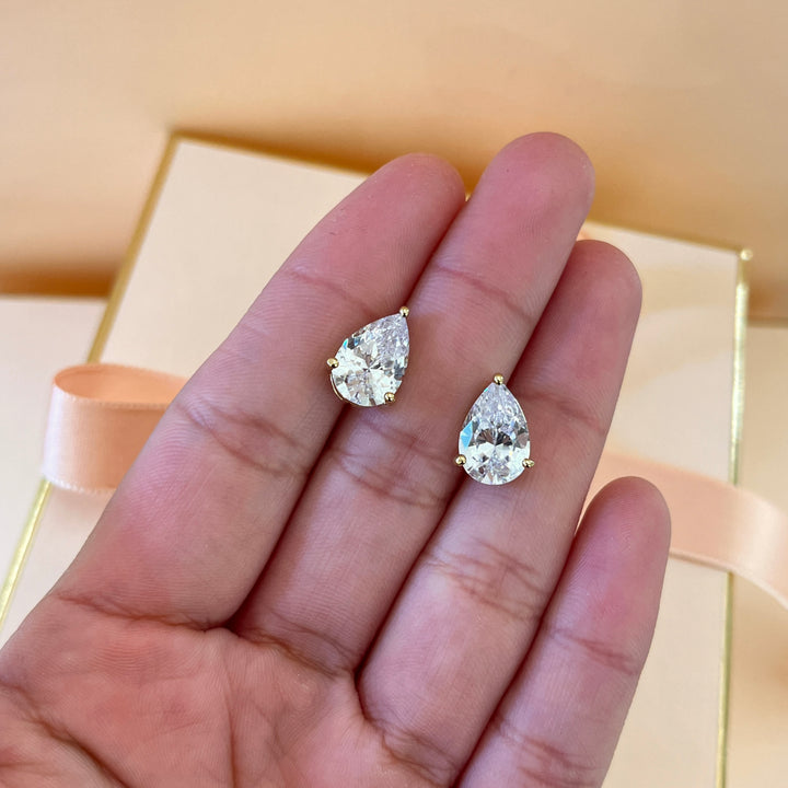 Gold zircone teardrop studs