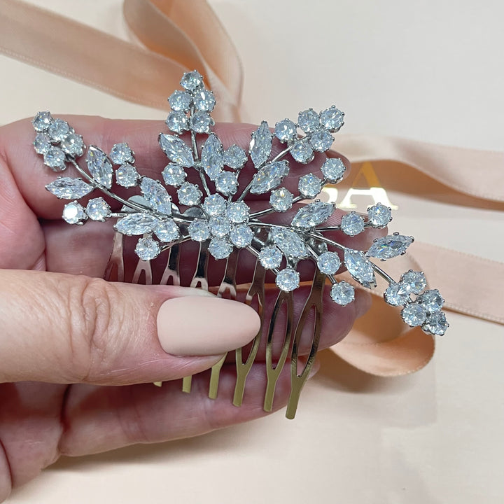 Dainty flower detail zircone hair comb