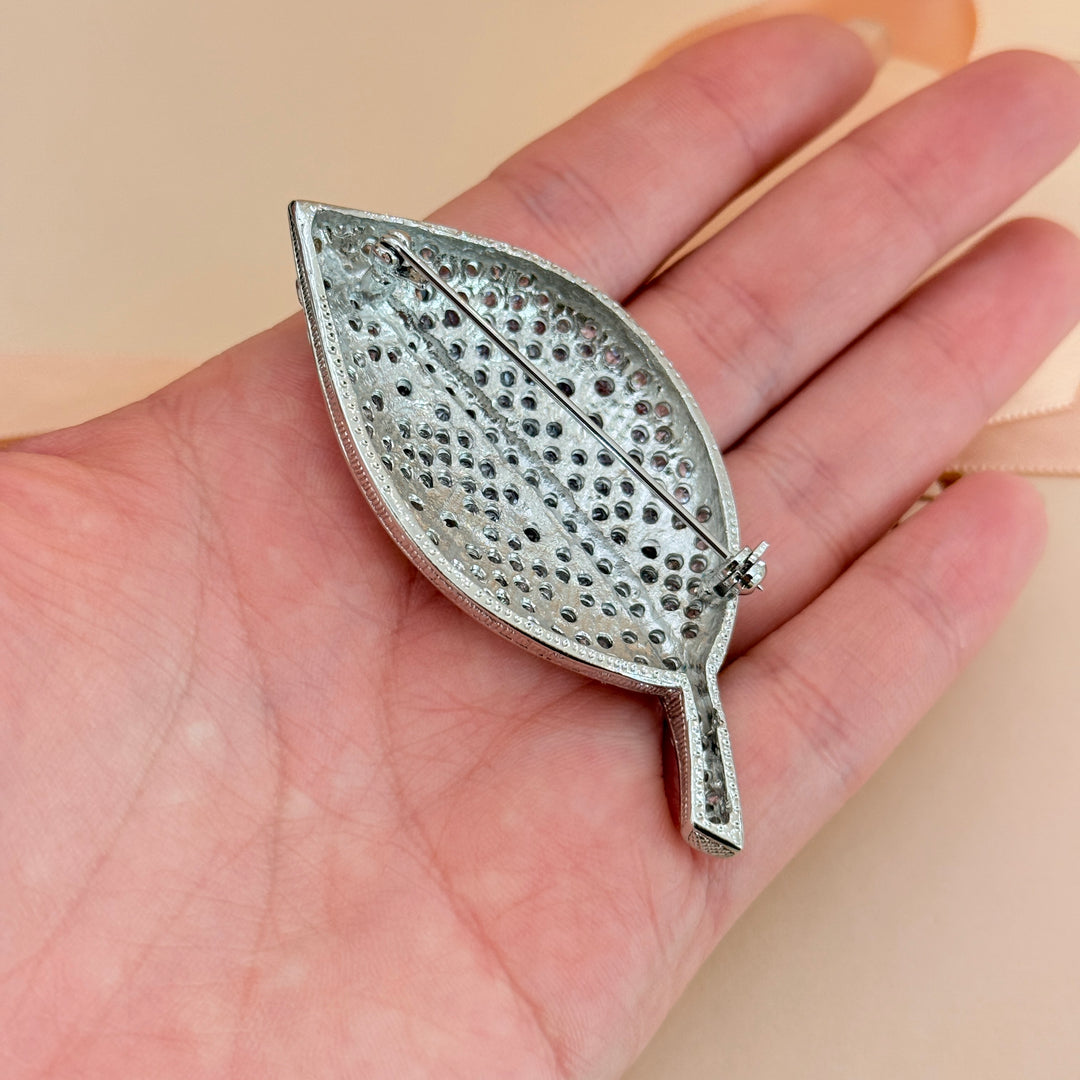 Leaf zircone silver brooch