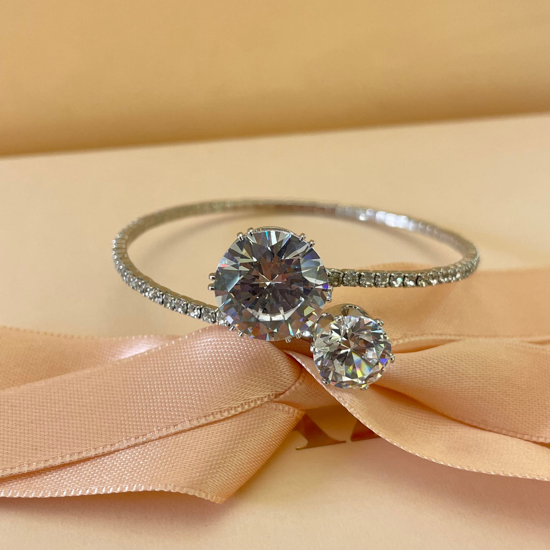 Dainty bangle