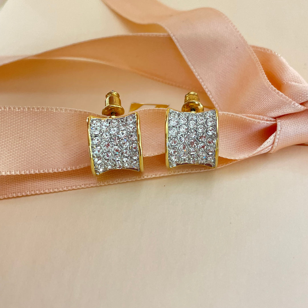 Elegant hoops