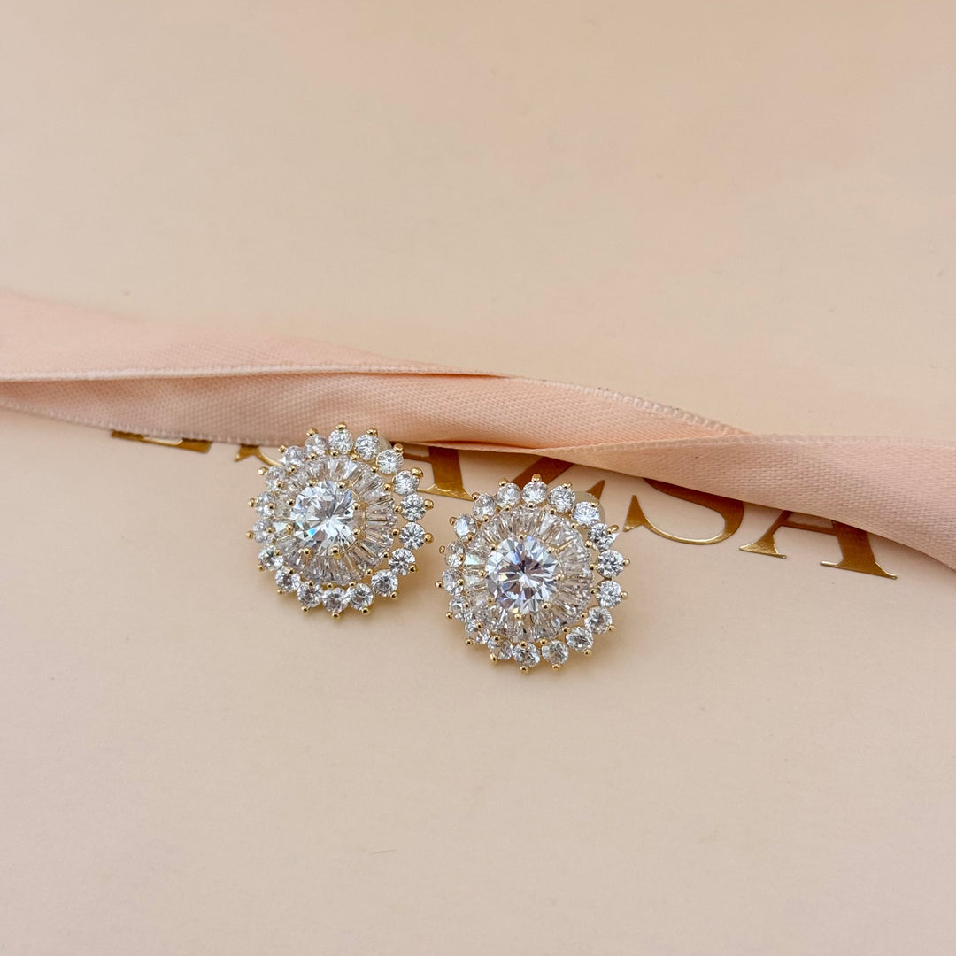 Round and baguette zircone gold plated earrings