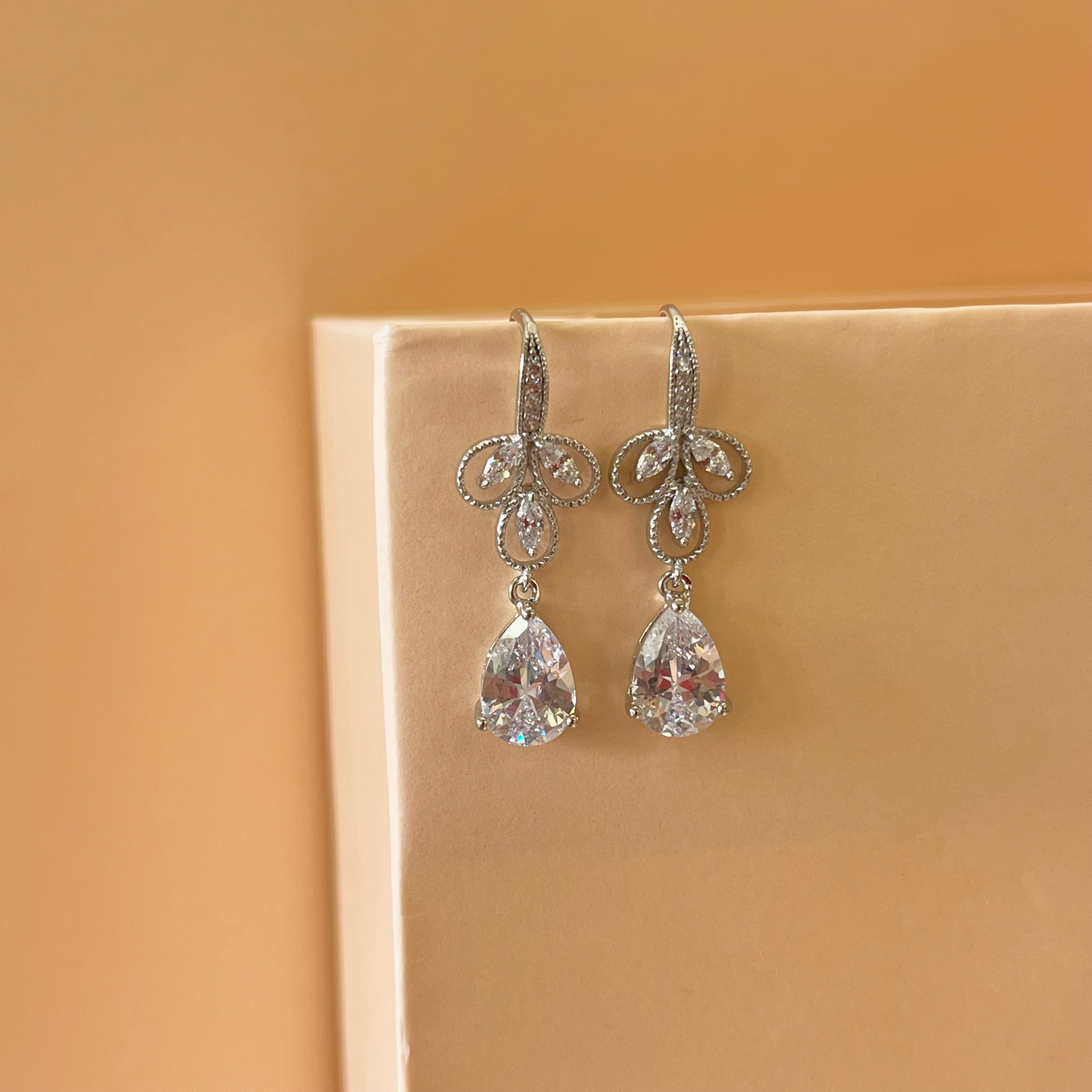 Silver zircone teardrop earrings