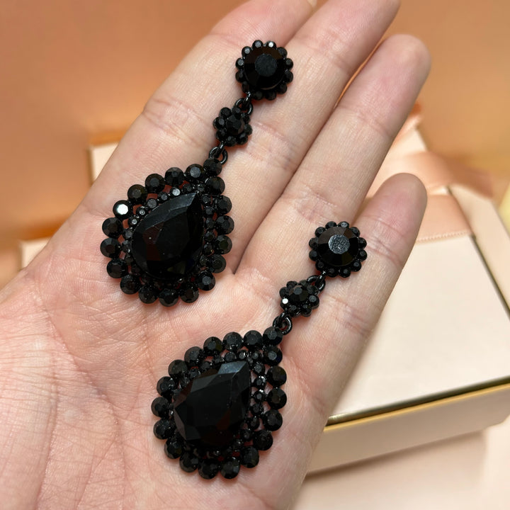 Teardrop all black earrings