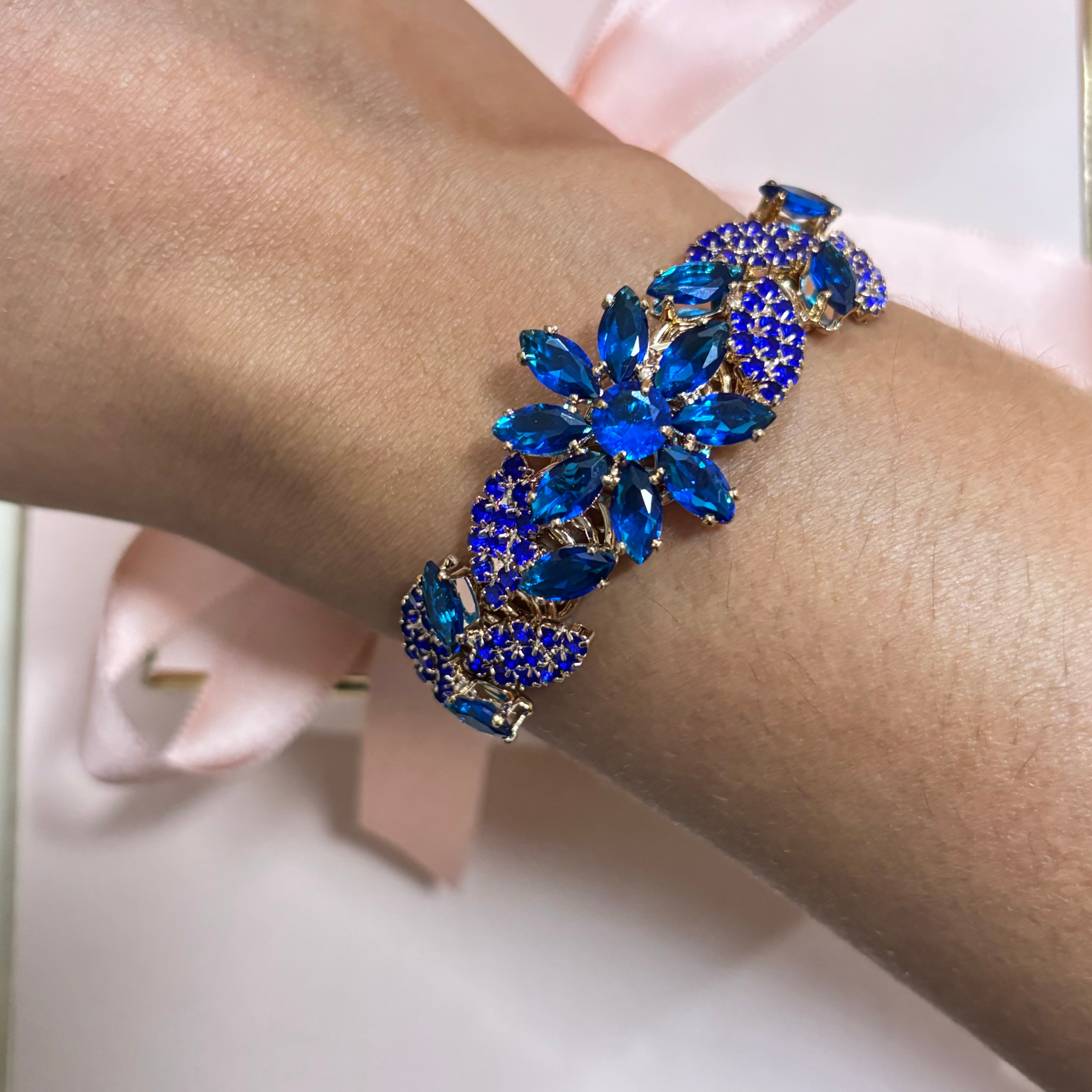 Flower blue bangle