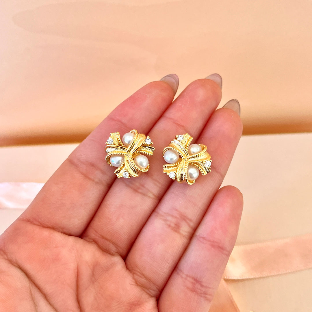 zircone and fresh water pearls gold plated earrings