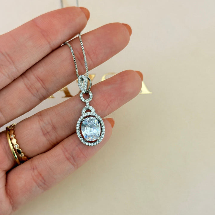 Oval zircone silver pendant