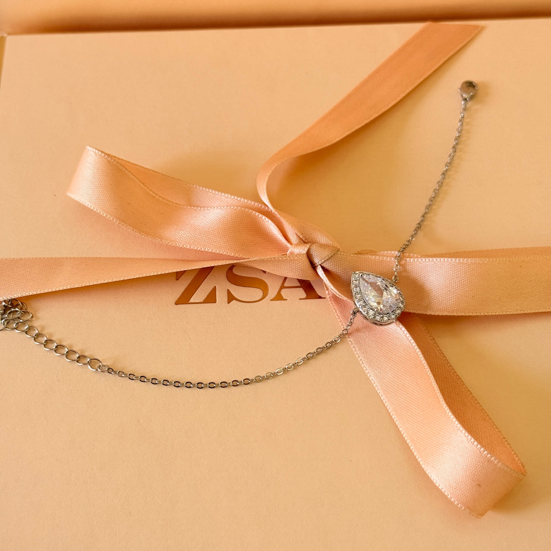 Teardrop in the middle zircone silver bracelet