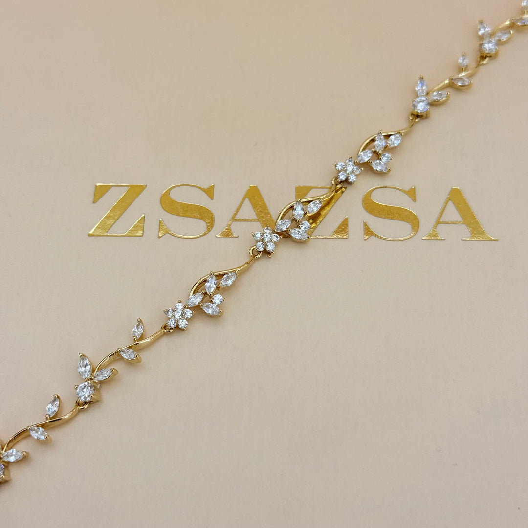 Teardrop and flower zircone gold plated set