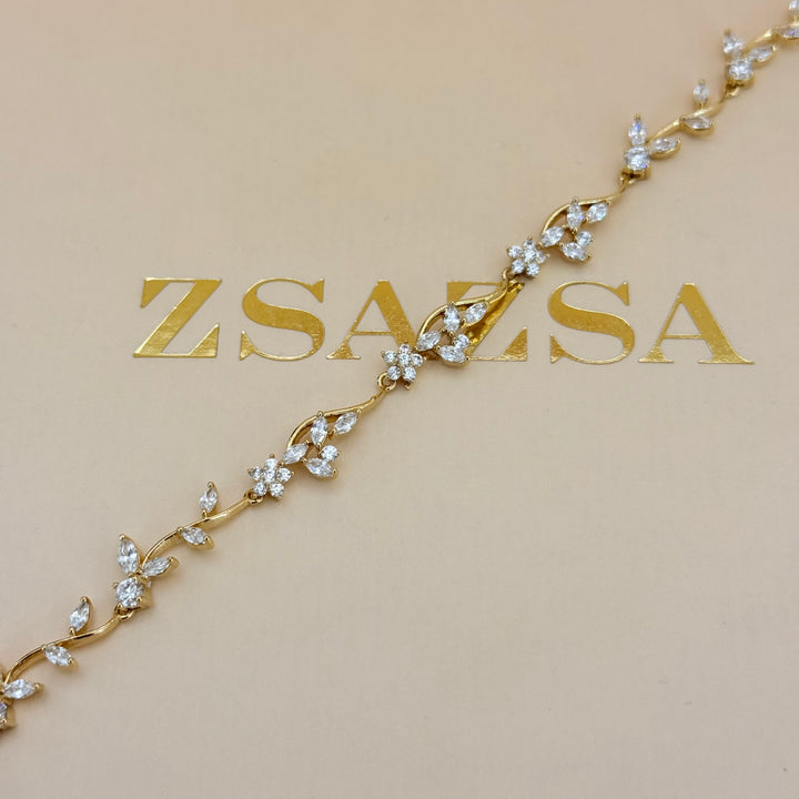 Teardrop and flower zircone gold plated set