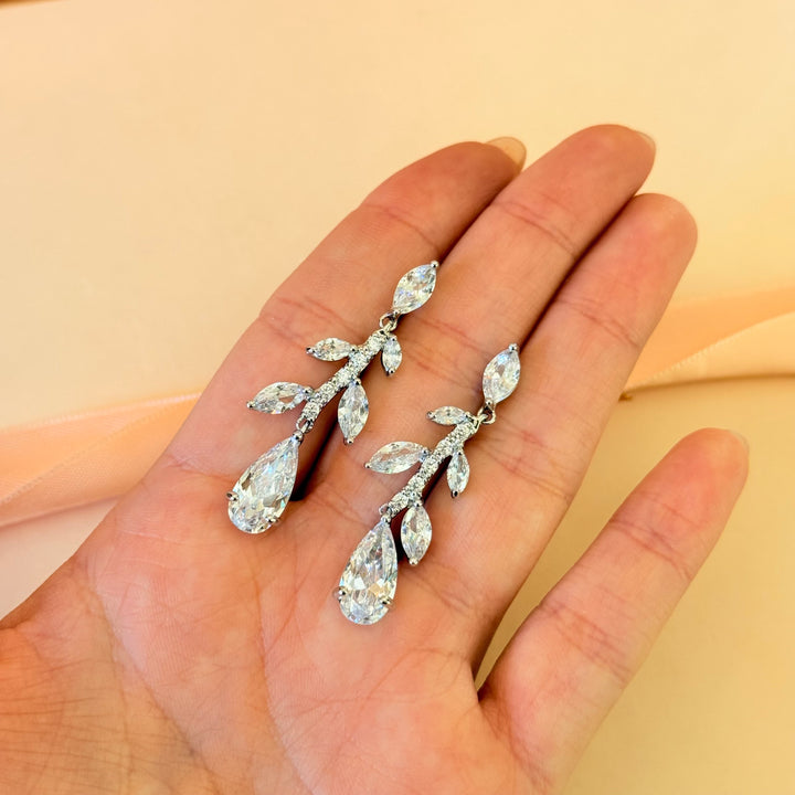 Marquise and teardrop zircone silver earrings and bracelet