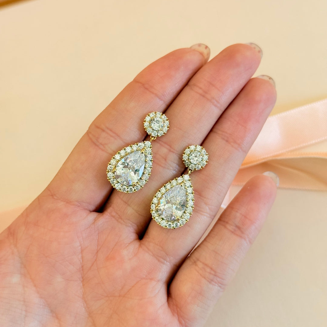 Round and teardrop zircone gold plated earrings