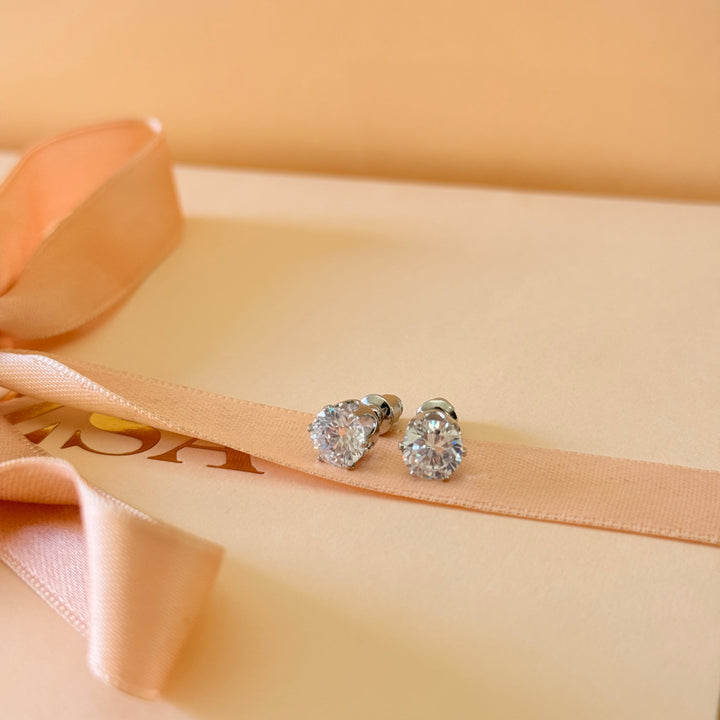 Medium solitaire zircone silver studs