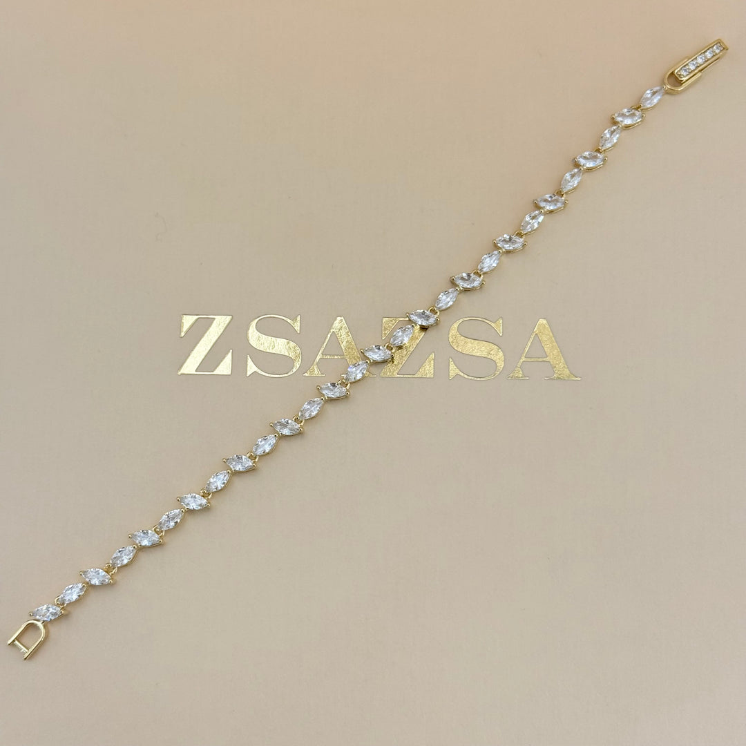 Teardrop and marquise zircone gold plated set