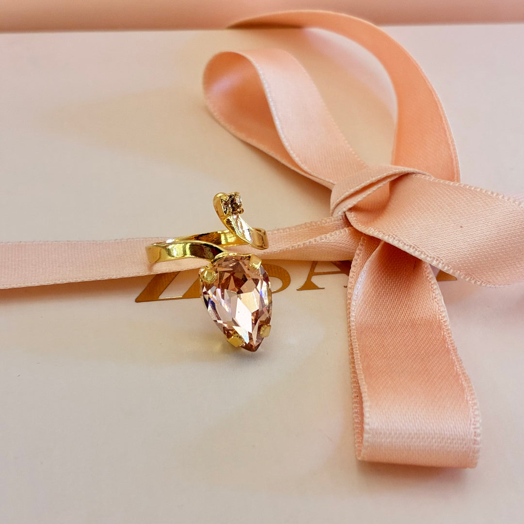Teardrop peach Swarovski crystals ring