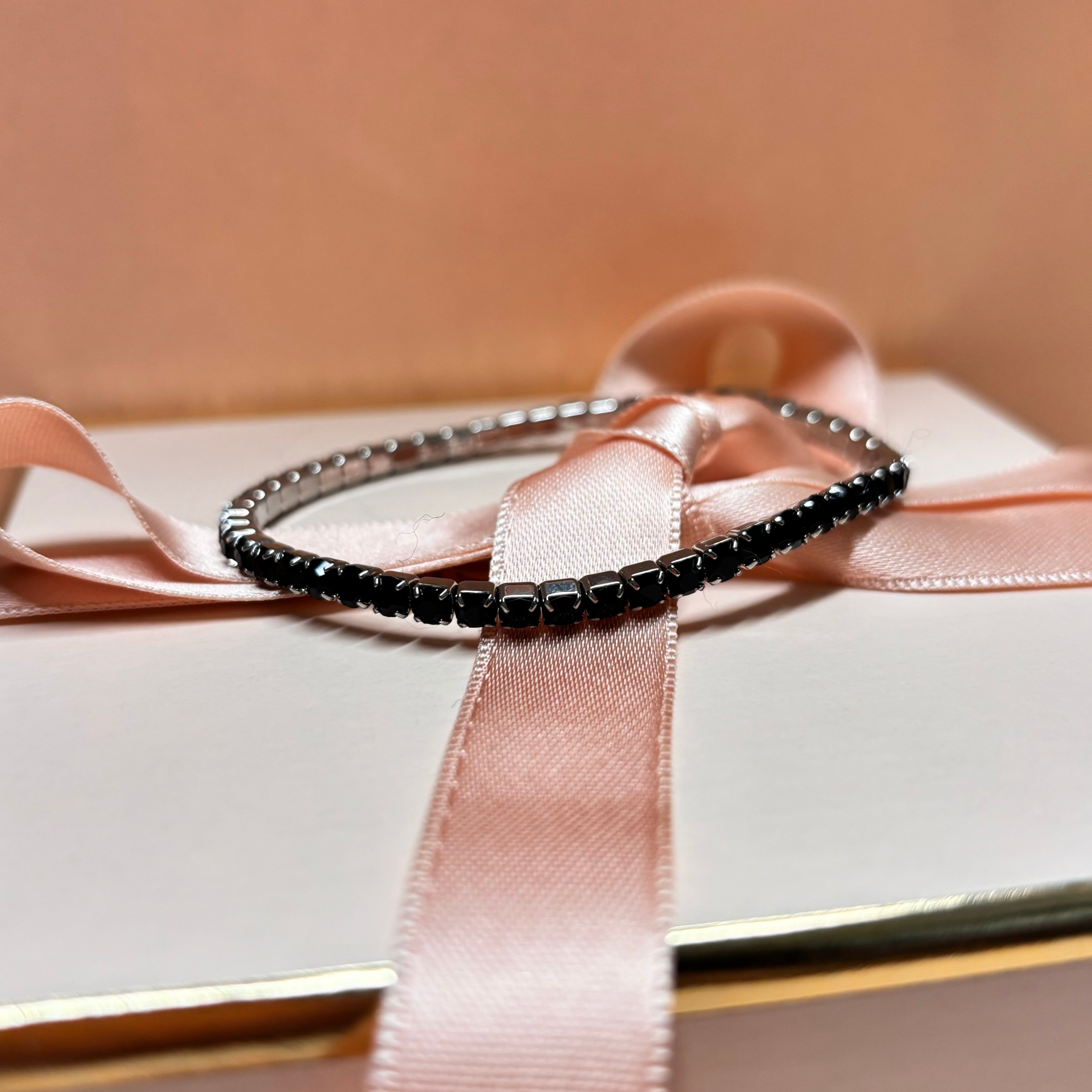 Dainty black bracelet